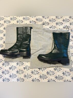 Aquatalia Dark Green Croc-Embossed Leather Zip Ankle Boots